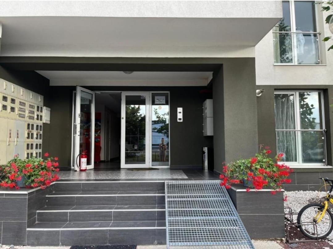 Tranzzit Airport Apartment II Otopeni Εξωτερικό φωτογραφία